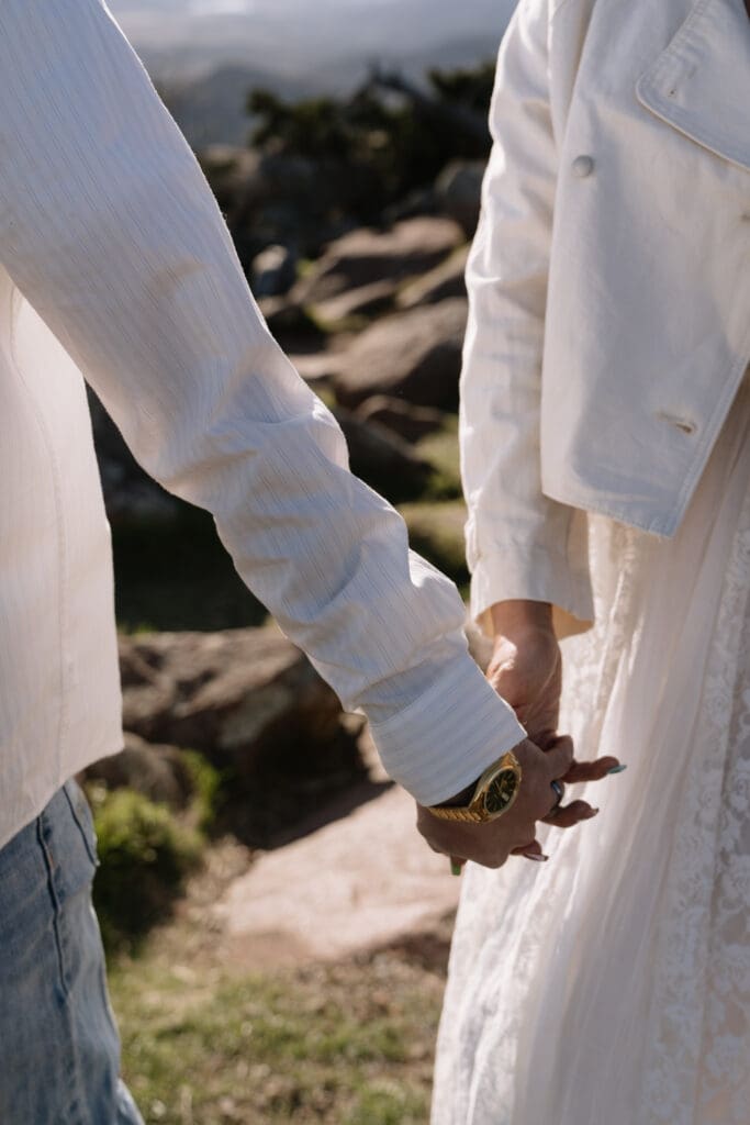 Scenic view of Mt. Scott engagement session at sunset
