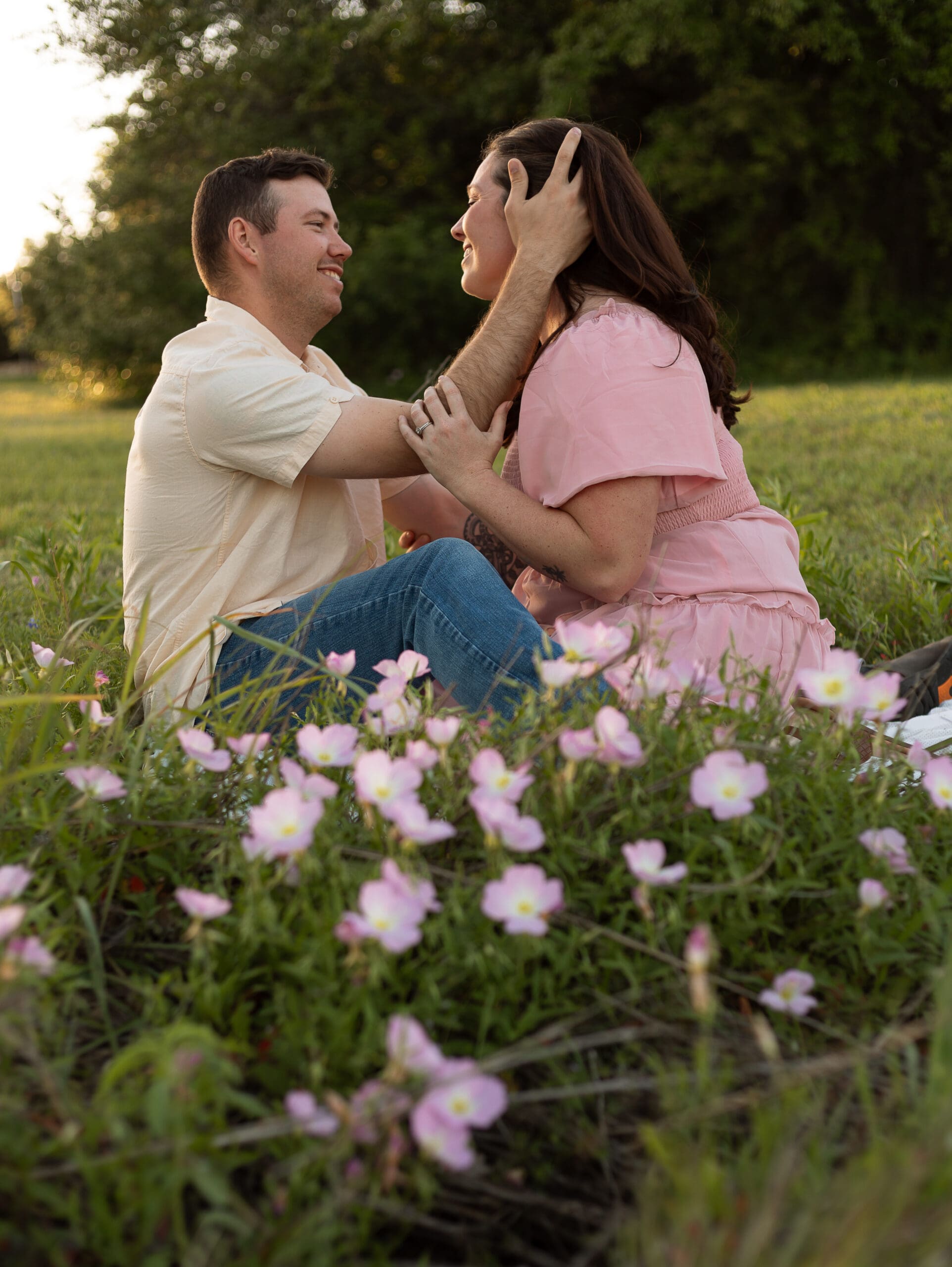 central texas family photographer captures golden hour session