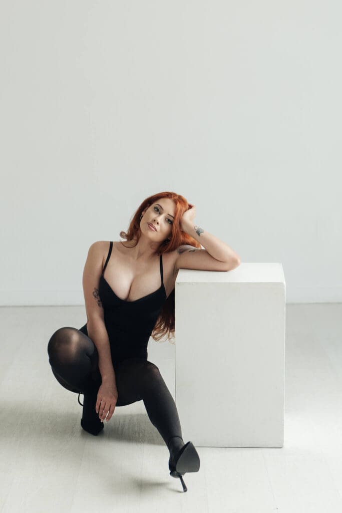 Minimalist boudoir image with clean and modern styling